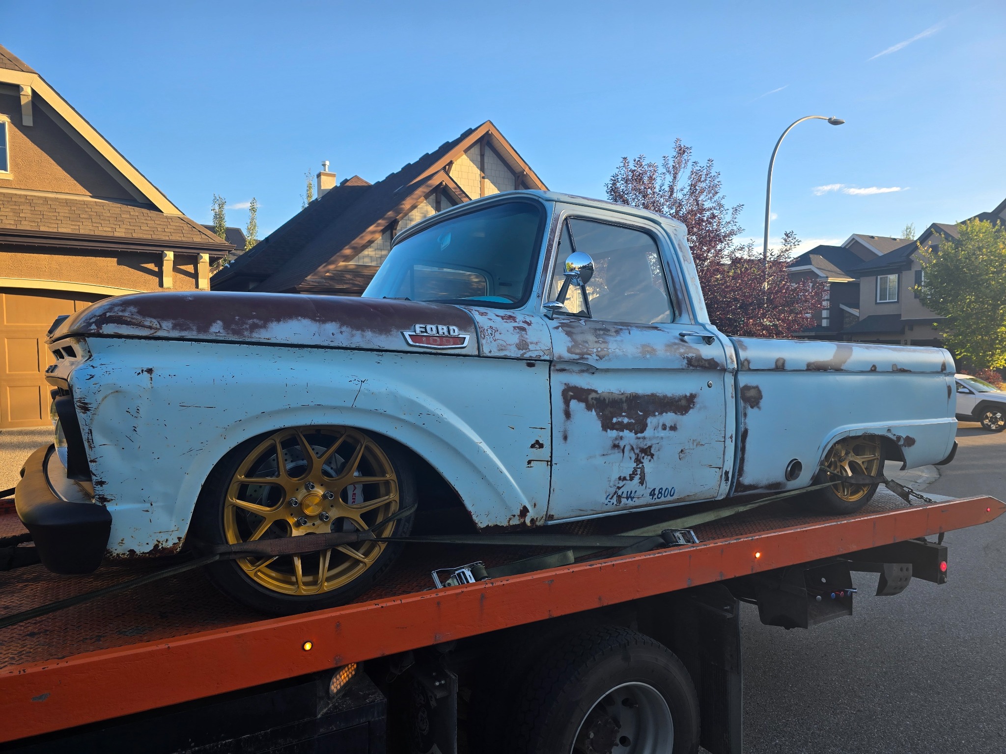 Long distance towing Calgary